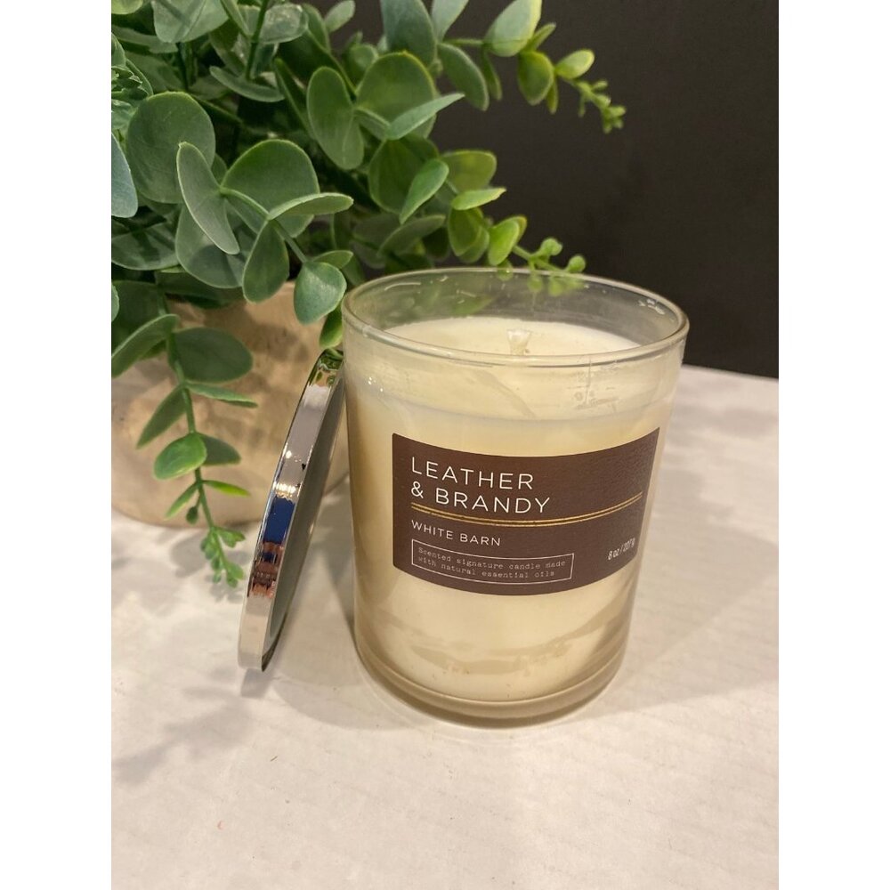 Bath & Body Works White Barn “Leather & Brandy” Signature Single Wick candle
